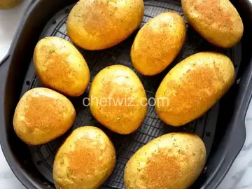 Easy Air Fryer Baked Potatoes