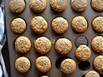 Advocare Muscle Gain banana Chia seed mini muffins