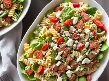 BLT Pasta Salad with Mayo