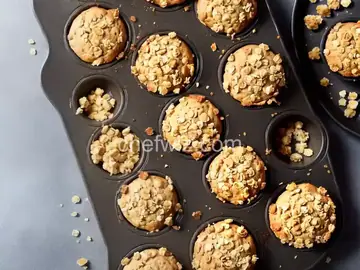 Banana Crunch Muffins