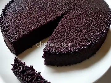 Biko na Pirurutong (Philippine Black Rice Cake)