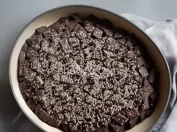 Black-and-White Sesame Brittle