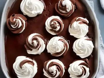 Chocolate-Cinnamon Swirl Meringues Recipe