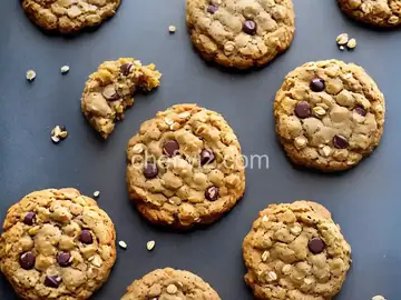 Crispy Oatmeal Cookies