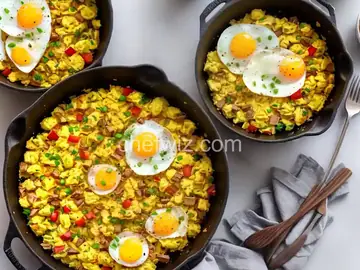 Egg and Potato Breakfast Scramble