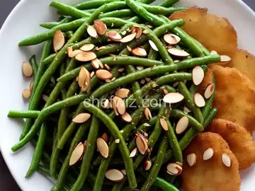 French Cut Green Beans with Almonds and Fried Onions