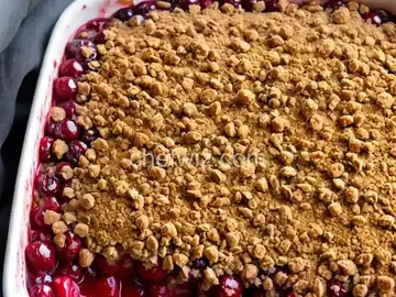 Fresh Cherry Crisp