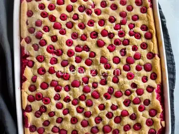 Frosted Raspberry Bars