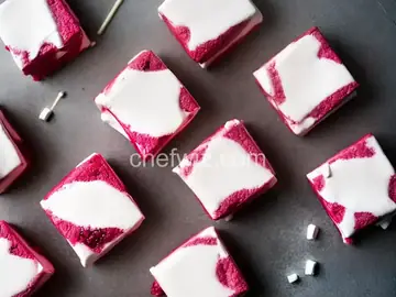 Homemade Raspberry Marshmallows