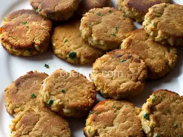 How to Make Maryland Crab Cakes