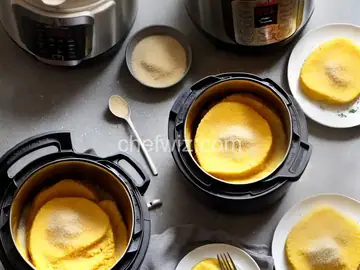 Instant Pot Polenta Cacio e Pepe