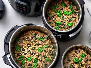 Instant Pot Spinach and Mushroom Orzo