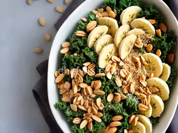 Kale, Banana, and Peanut Butter Smoothie
