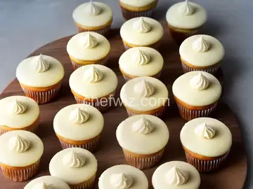 Mini Vanilla Cupcakes