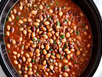 Slow Cooker Spicy Black-Eyed Peas