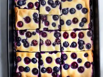 Ultimo's No-Bake Blueberry Squares