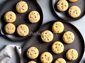 Vanilla Chocolate Chip Mini Scones