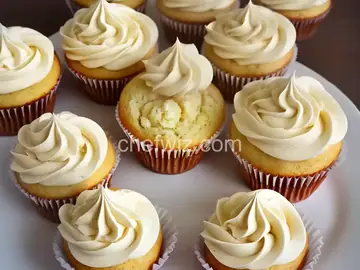Vanilla Cupcakes with Swiss Meringue Buttercream