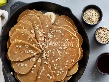 Vegan Banana-Oat Pancakes
