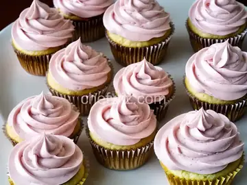 Winning Recipe Raspberry Cupcakes with Champagne Buttercream Frosting