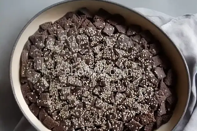 Black-and-White Sesame Brittle