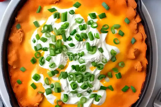 Buffalo Chicken Dip with Sour Cream