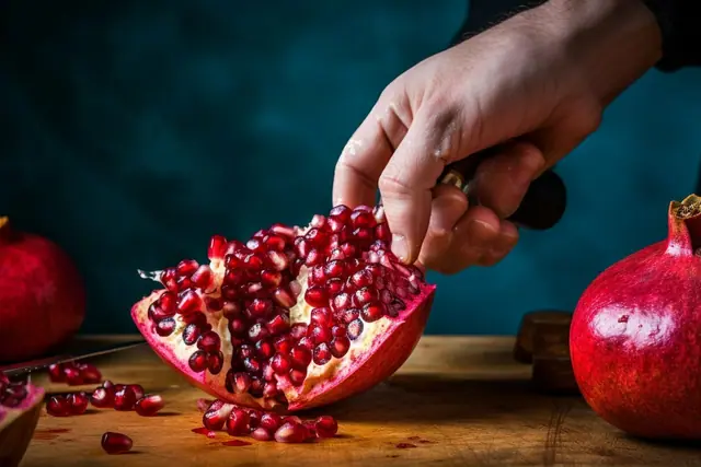 How to Cut a Pomegranate? (Step-By-Step Guide)